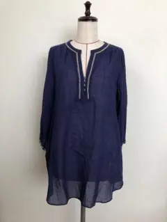 【自由区】ビジュー付きブラウス 40サイズ