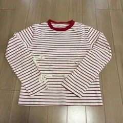 白と赤の長袖ボーダーTシャツ