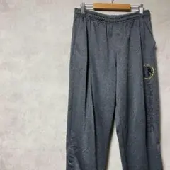 ビジョンクエスト　スウェットパンツ　灰色　ズボン　ロゴ　プリント　スポーツ