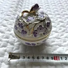 ロイヤルアーデン　透かし蓋付き小物入れ