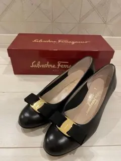 Salvatore Ferragamo リボンパンプス
