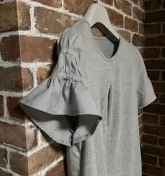 【未使用】クリオコーポレーションフリル袖 Tシャツ 半袖 グレー M〜L