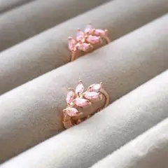 a75【高品質✨】リーフフープピアス ピンクゴールド 大人可愛い シンプル 草花