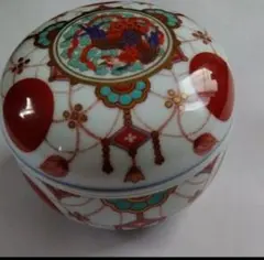 【希少】 古伊万里 色絵 赤玉 瓔珞文 端反高台付 江戸後期 くらわんか 色絵古伊万里赤玉瓔珞文茶碗（口径12cm.）: 軽塵庵