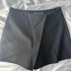 ZARA 黒ミニボトムス