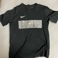 Nike 黒 Tシャツ ストライプデザイン160
