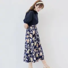 儚く輝く夕焼けの花柄スカート　ネイビー　 Areeam あいにゃん アリーム