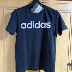 新品未使用★adidasTシャツ140