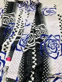 白と黒の浴衣　お洒落　ラメ　ハート　薔薇　華やか