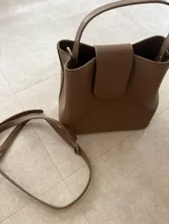ハンドバッグ ショルダーバッグ ストラップ付き