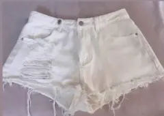ホワイトデニム ダメージショートパンツ