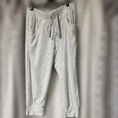 adidas グレー ジョガーパンツ サイドポケット付き