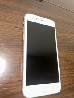 Apple iPhone 7 シルバー 本体