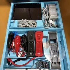 Wii 本体 ブラック　リモコン2本+ヌンチャク3本