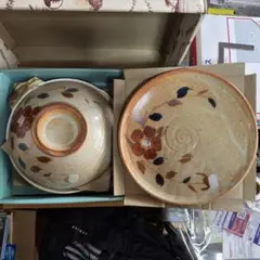 【新品未使用】　陶器製花柄土鍋と皿のセット(4,5人用)