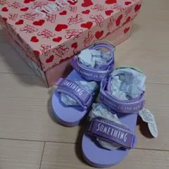 新品 サムシング SOMETHING パープル サンダル サイズ18センチ