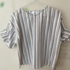 ストライプ フレアスリーブ Tシャツ　Mサイズ