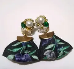 刺繍 リボン ３WAYイヤリング