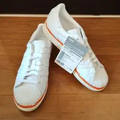 新品未使用 タグ付き adidas superstar 本革 ホワイトスニーカー