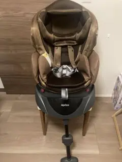 アップリカ チャイルドシート フラディア ブラウン