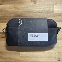 Moment Crossbody Wallet ブラック