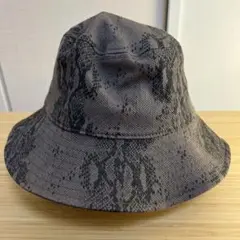バケットハット スネーク柄