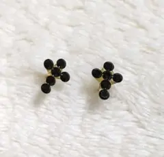 ブラックストーン クロスピアス