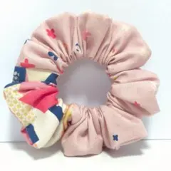 ピンク街並み　シュシュ　ハンドメイド　シンプル