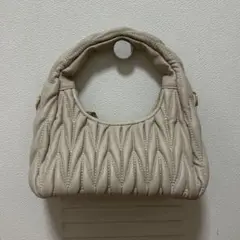 キルティングハーフムーンショルダーバッグ