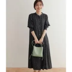 美品♡2024 アーバンリサーチドアーズ 幾何柄タックワンピース ネイビー