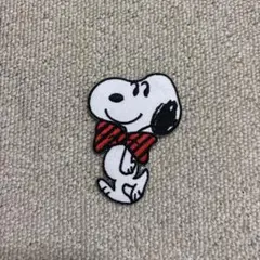 スヌーピー ワッペン 赤いボウタイ付き