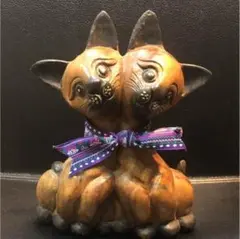 木製の置物 2匹の猫ちゃん