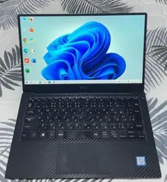 Dell XPS 13-9350. Core i7-6500u/メモリ8gb.
