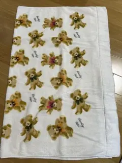 クマ柄タオルケット 約85cm x 110cm