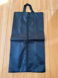黒いナイロン衣類カバー 約70cm x 40cm　6-10