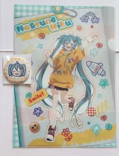 初音ミク　ドン・キホーテコラボ　缶バッジ　クリアファイル