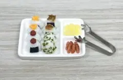 ミニチュアフード おにぎり（ビュッフェ風） トング付き
