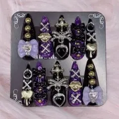 ロングスティレット✝︎紫ラメ×黒ベース×クロスリボン♡闇かわ地雷系ネイルチップ