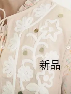 新品 ツハル コード刺繍スパンコールベスト ベージュ Ｆ