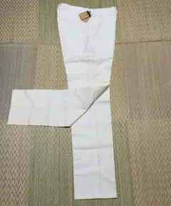 ホワイト スラックス バックポケット付き