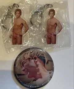 宮脇純太ガチャアクリルキーホルダー2個と缶バッジ1個セット
