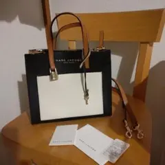 ☆新品未使☆ MARC JACOBSミニグラインドハンドバック ブラック