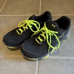 Under Armour ランニングシューズ 黒/黄緑25.0cm
