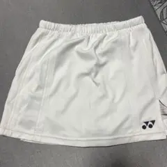 ヨネックス白スコート