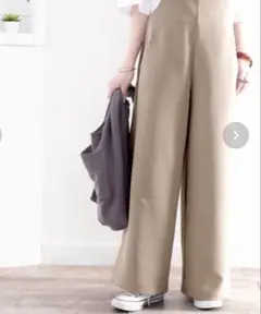 ベージュ サロペット ワイドパンツ