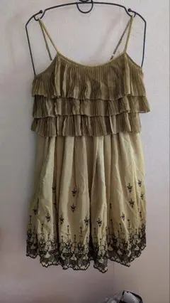 美品＊axes femme＊膝丈ドレスワンピースM刺繍