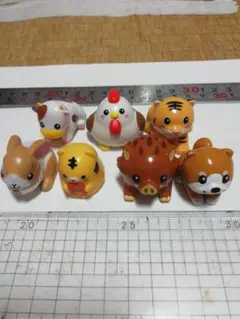 動物フィギア　干支置物　プラスチック　７個