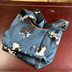 A20-3斜め掛けバッグ　大きな猫ネイビー