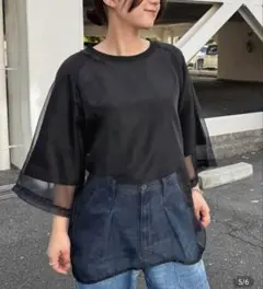 新品未使用　シアー付Tシャツ