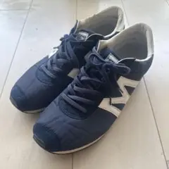 MIZUNO ネイビー スニーカー